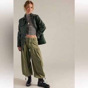 We The Free Lotus Balloon Jeans NWT